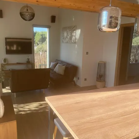 Logement Avec Jacuzzi Joucas Exterior photo